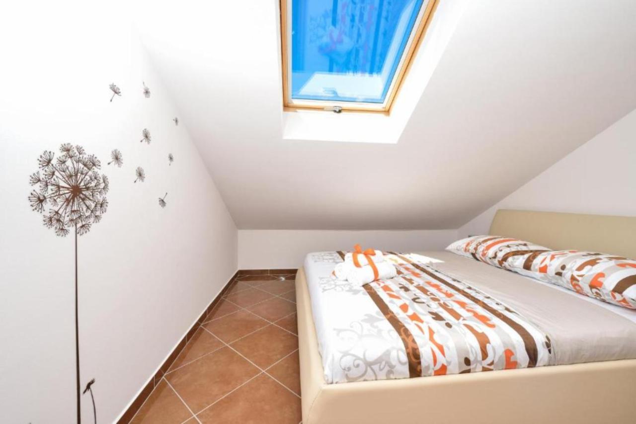 Apartment Gianluca Zadar Exteriör bild