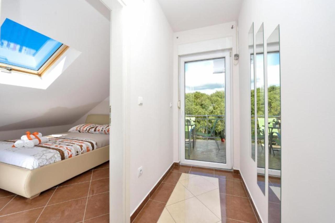 Apartment Gianluca Zadar Exteriör bild